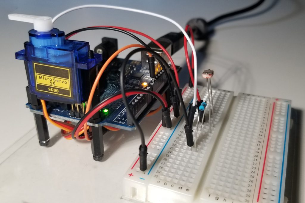 Light Sensor Control of Servo with Photoresistor